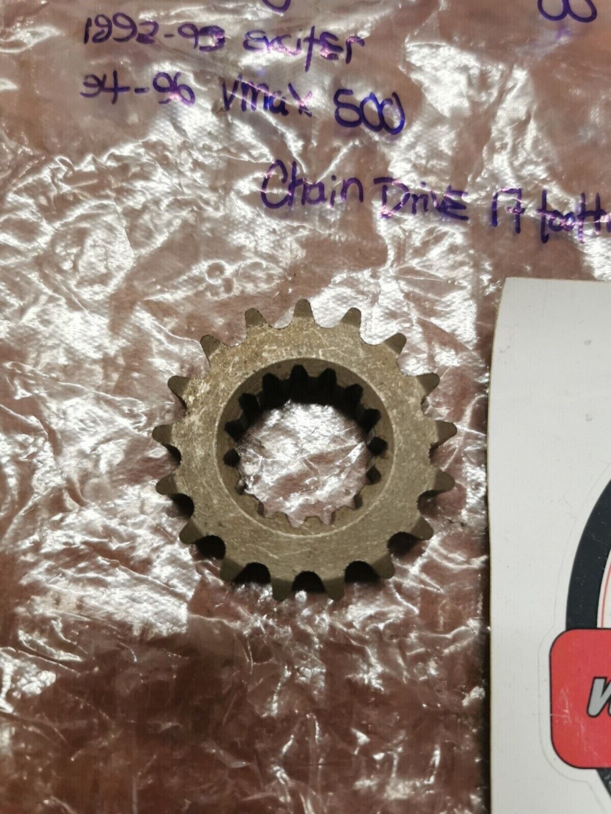 NOS Yamaha VX500 EX570 CHAIN DRIVE (17T) SPROCKET 89J-17682-70-00 Y86