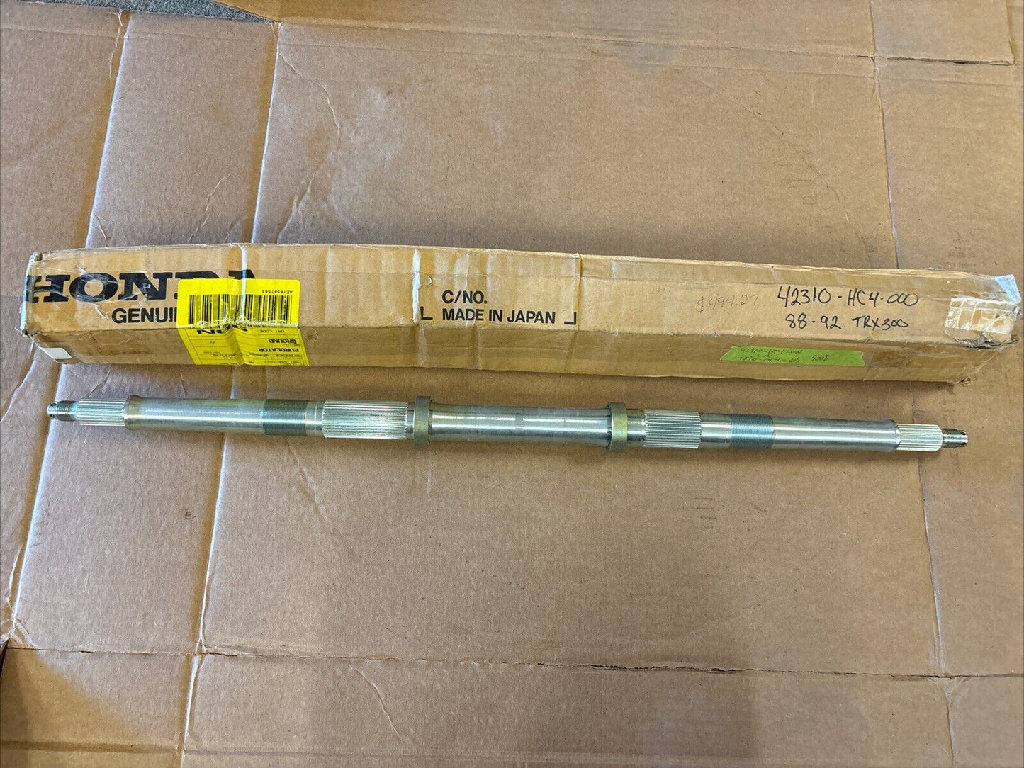 NOS HONDA 1988 - 1992 TRX300 REAR WHEEL AXLE 42310-HC4-000 SUB 42310-HC4-305