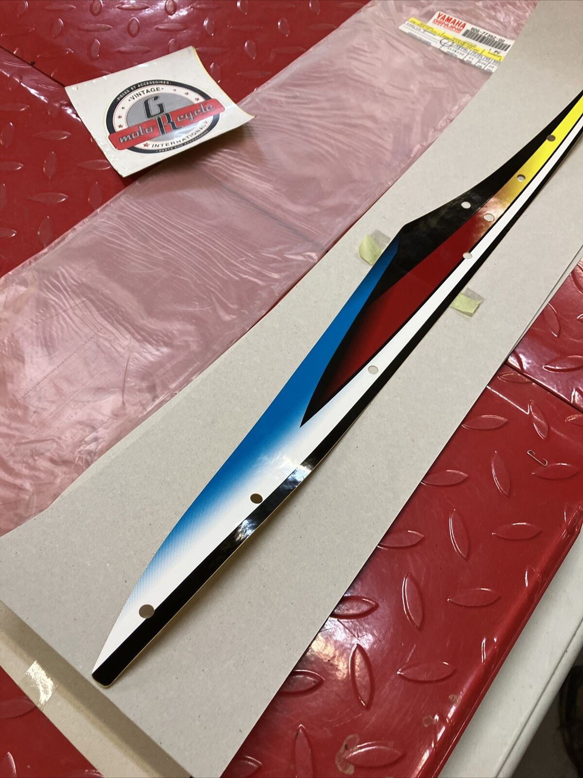 NOS Yamaha VX500 VX600 VX700 1999 DECAL EMBLEM 2 8DG-77352-00-00 Y36