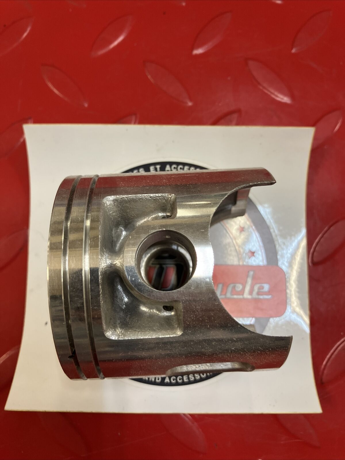 NOS Yamaha IT175 1977 - 1978 PISTON 3 O/S 0.75 1W2-11637-10-00 Y17