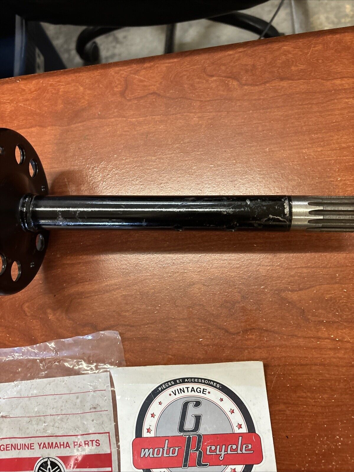 NOS Yamaha EL433 GP246 GP292 GP338 GP433 GS300 FRONT AXLE 821-47510-00-00 Y183