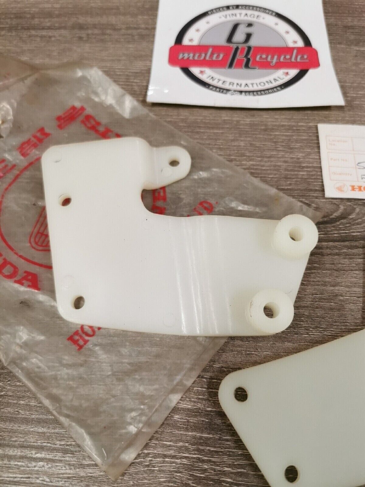 NOS HONDA CR80R 1982 SWINGARM 52157-GC4-000 RIGHT CHAIN GUIDE 52156-GC4- 000 H45