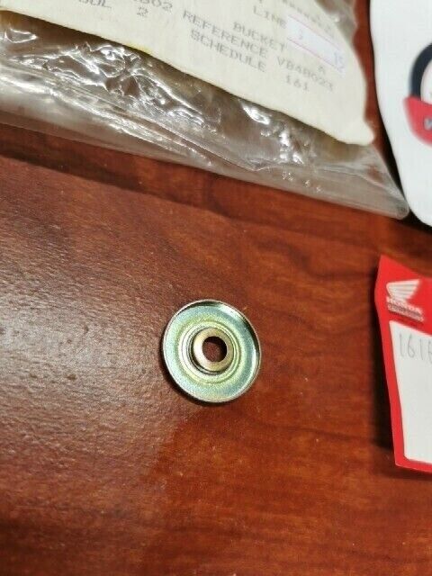NOS Honda XL350 K2 JET HOLDER 16168-385-004 H75