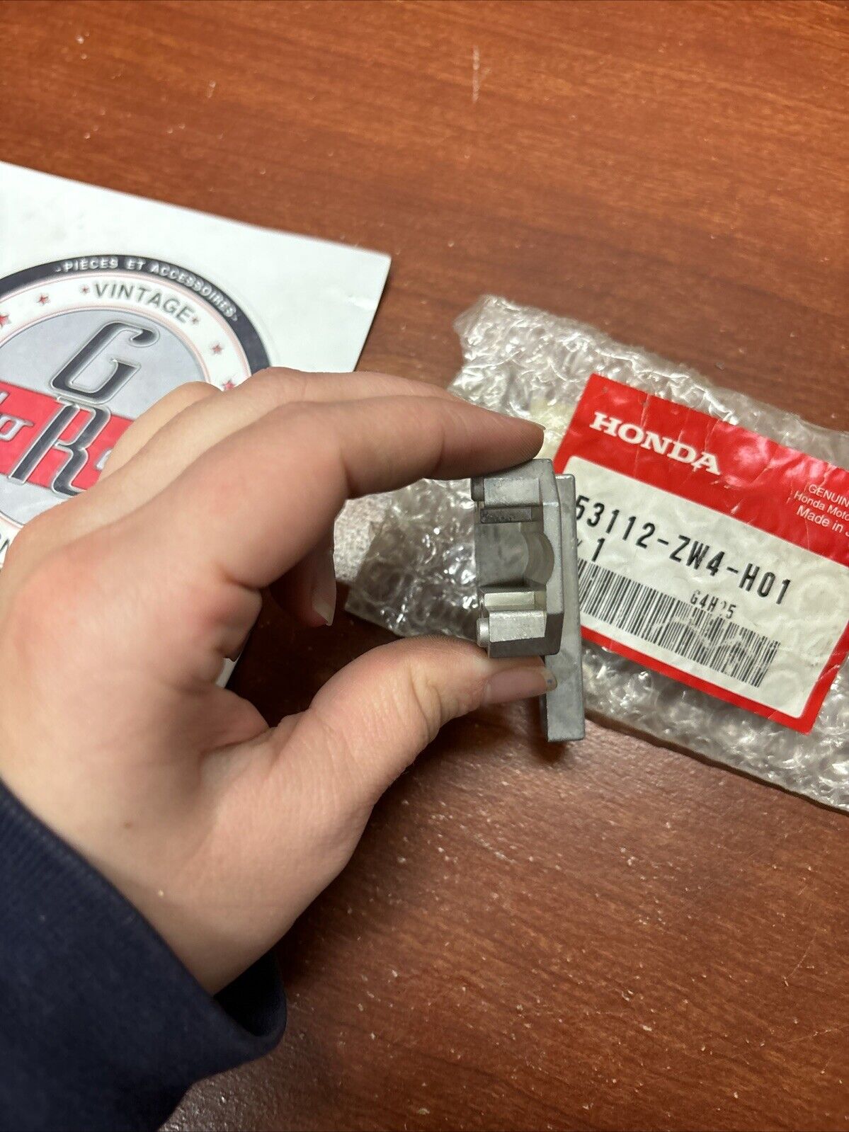 NOS Honda BF25 BF30 BF40 BF90 SPRING GUIDE 53112-ZW4-H01 SUB 53112-ZW4-H02 H185