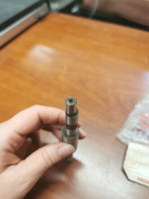 NOS Honda CB450 CB500T CL450 CAM FOLLOWER SHAFT 14451-292-000 H97