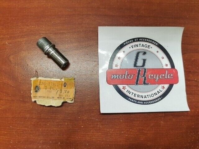 NOS Yamaha XS1 TACHOMETER GEAR HOUSING 256-17811-00-00 SUB 99999-00908-00 Y124