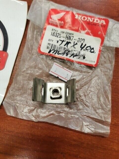 NOS Honda TRX400FA TRX400FGA EXHAUST COVER STAY 18326-HN7-000 H104