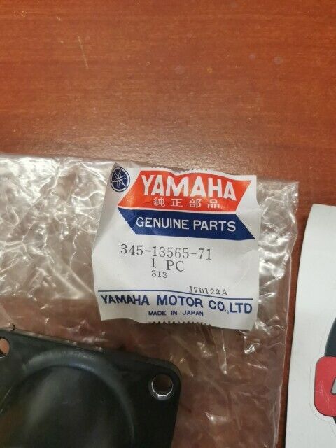 NOS Yamaha RD250 RD350 RD400 CARBURETOR JOINT 345-13565-71-00 Y141