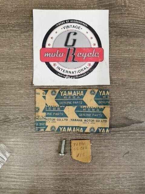 NOS YAMAHA  XS1100F RT100D XC125H XC200W XS1 SCREW PAN HEAD 92501-06018-00 Y149