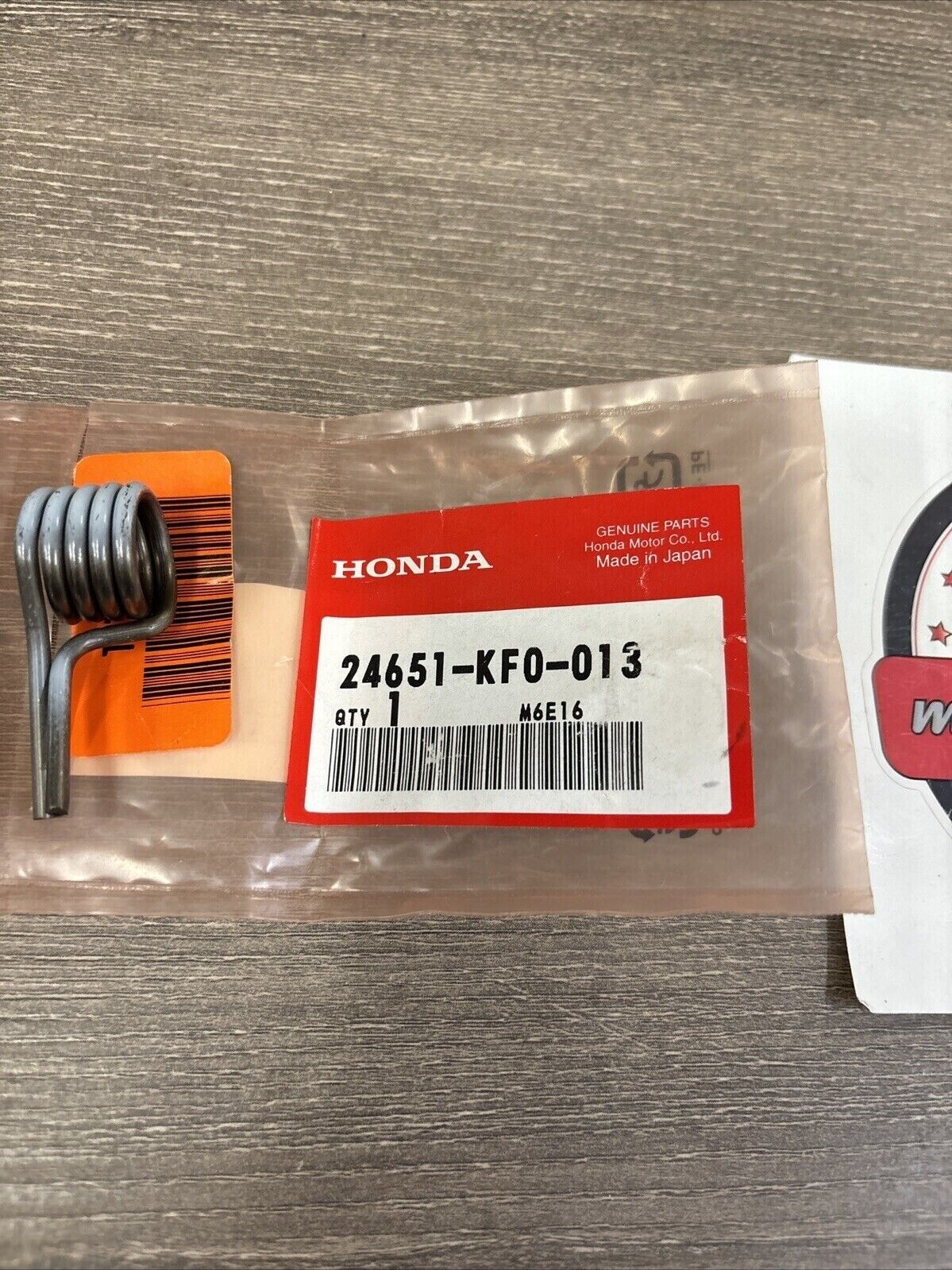NOS Honda NX250 NX650 SLR650 XL250 GEAR SHIFT RETURN SPRING 24651-KF0-013 H118