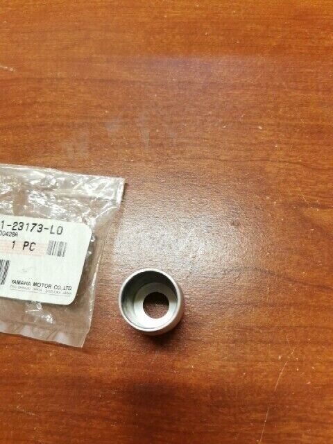 NOS Yamaha SR500 TY250 XJ550 XJ650 XJ700 TAPER SPINDLE 1W1-23173-L0-00 Y105