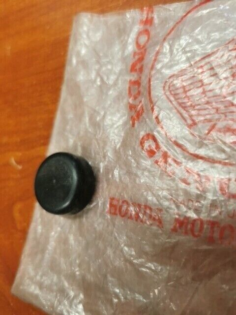 NOS Honda ANF125 ATC110 ATC125 ATC70 C50 C90 CHOKE DUST CAP 16148-141-881 H103