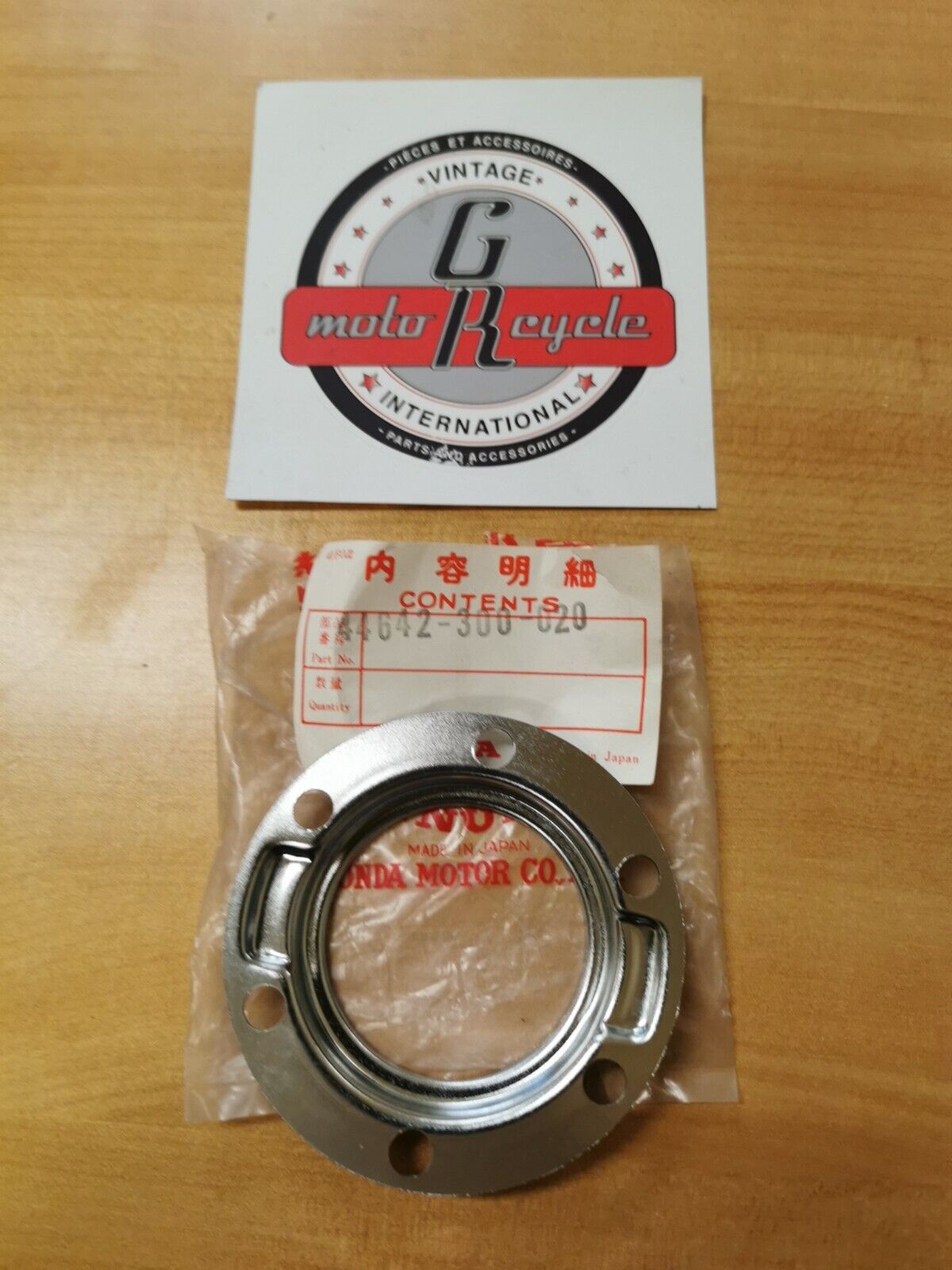NOS HONDA CB450 CB500 CB550 CB750 COVER GEAR BOX RETAINER 44642-300-020 H20