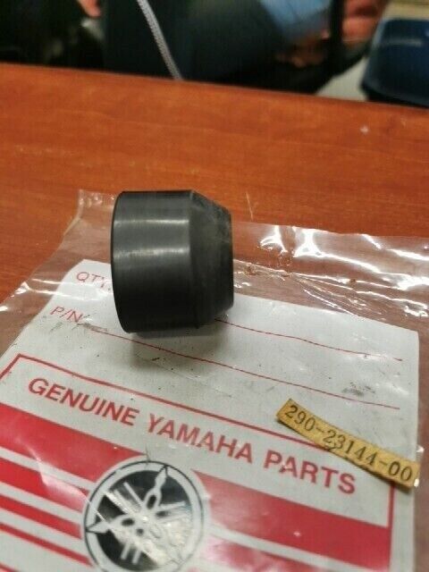 NOS Yamaha DT80 GT80 GTMX LB50 LB80 DUST SEAL 290-23144-00-00 Y132