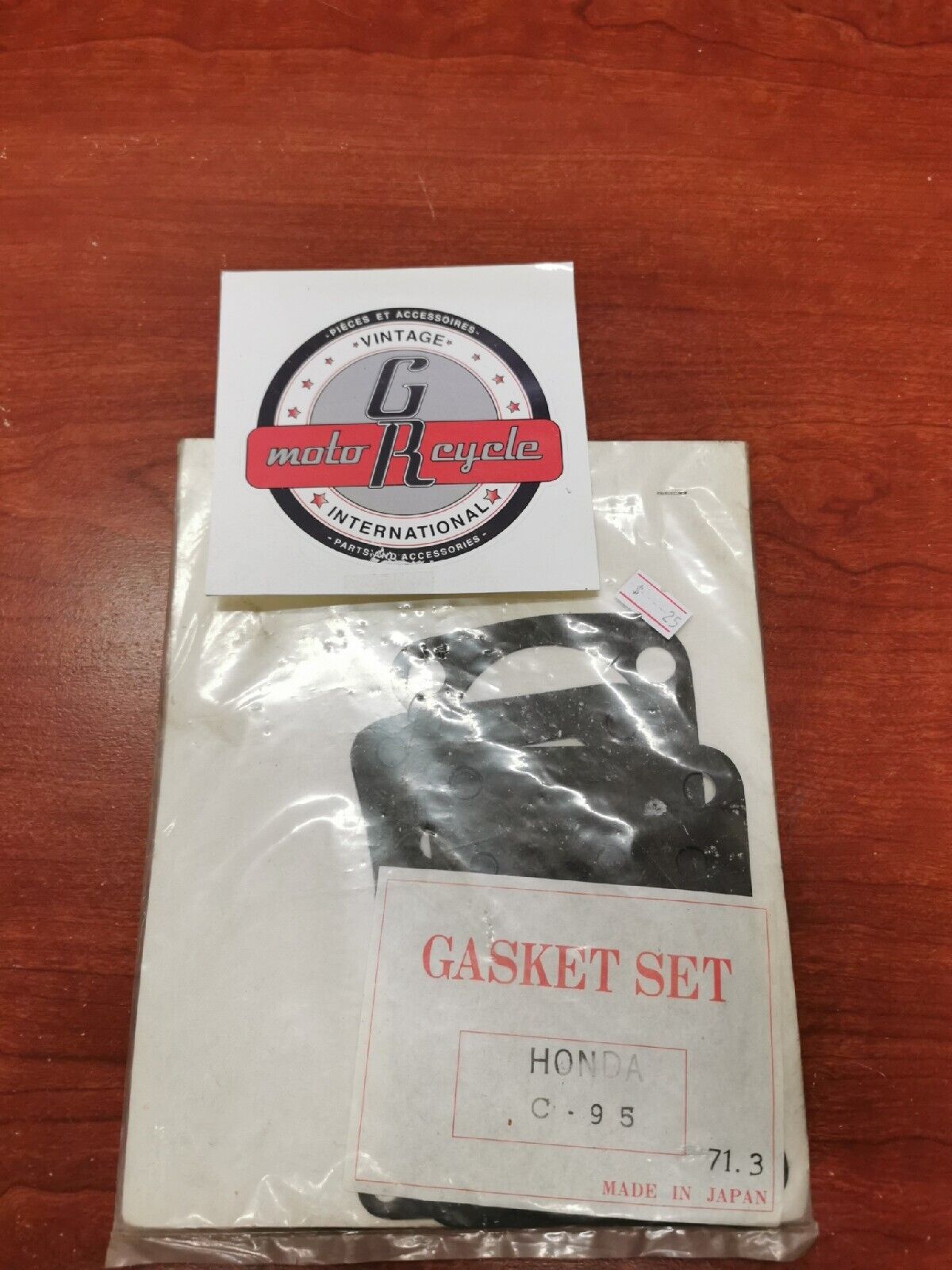 NOS Honda C95 TOP END GASKET KIT COMPLETE H37