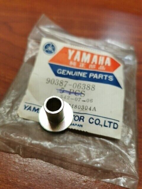 NOS Yamaha COLLAR 90387-06388-00 SUB 90387-06158-00 322-21544-00-00 Y111