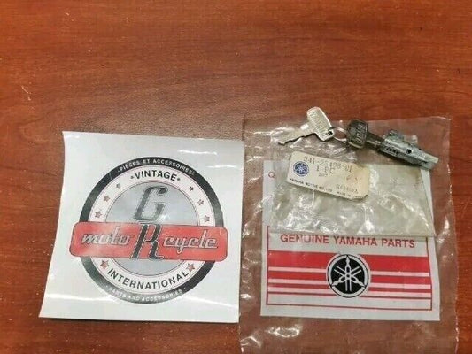 NOS Yamaha DT100 DT125 DT175 DT250 DT400 STEERING LOCK 341-23408-01-00 Y167