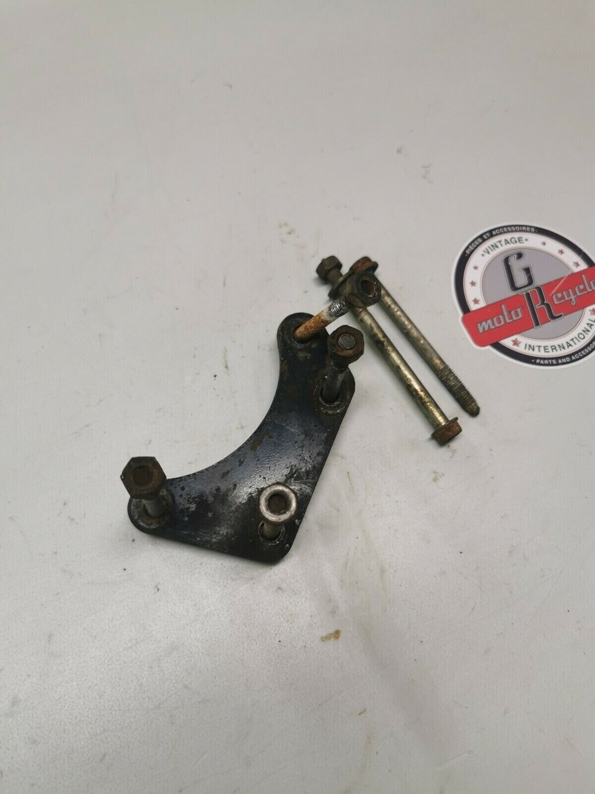 Honda XL100S 1981 engine motor mount munting bolt plate bracket hardware