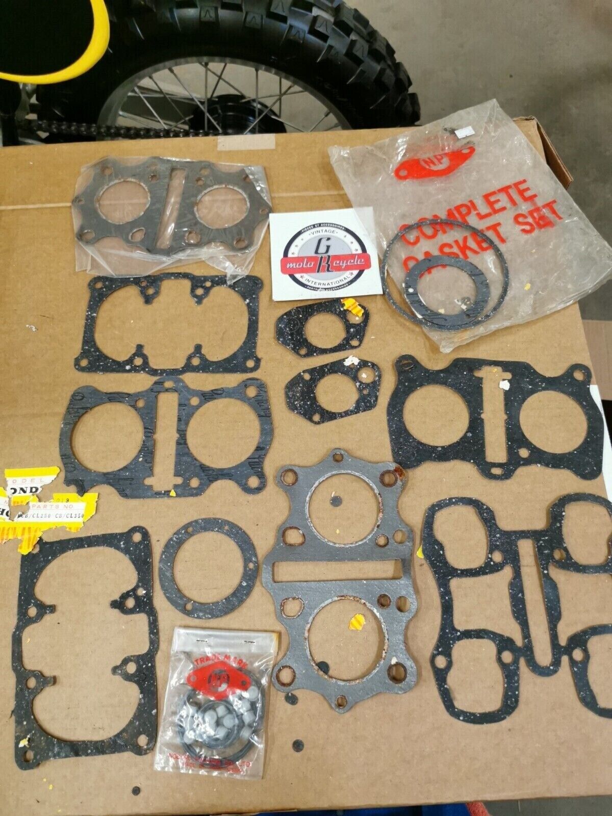 NOS TRADE MARK HONDA CB250 CL250 CB350 CL350 GASKET KIT INCOMPLETE  J49