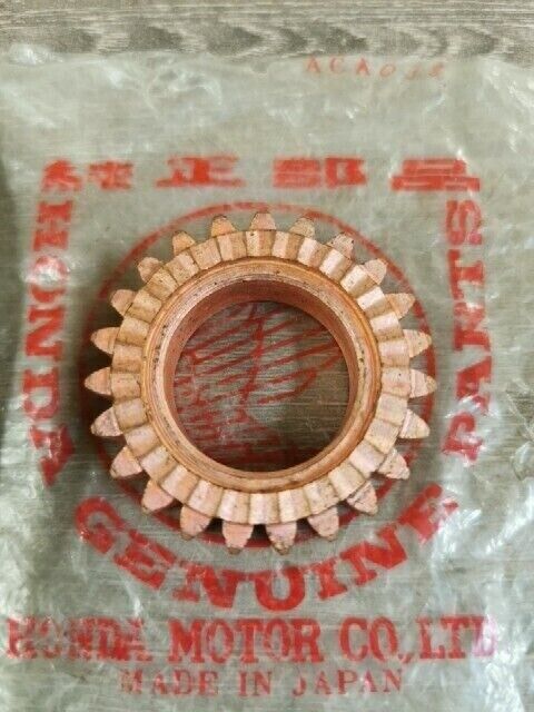 NOS HONDA S65 1965 PINION KICK STARTER 28211-035-000 H79