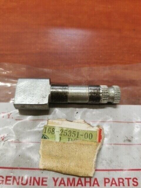 NOS Yamaha R3 TX650 XS1 XS2 YR1 YR2 CAMSHAFT 168-25351-00-00 Y167