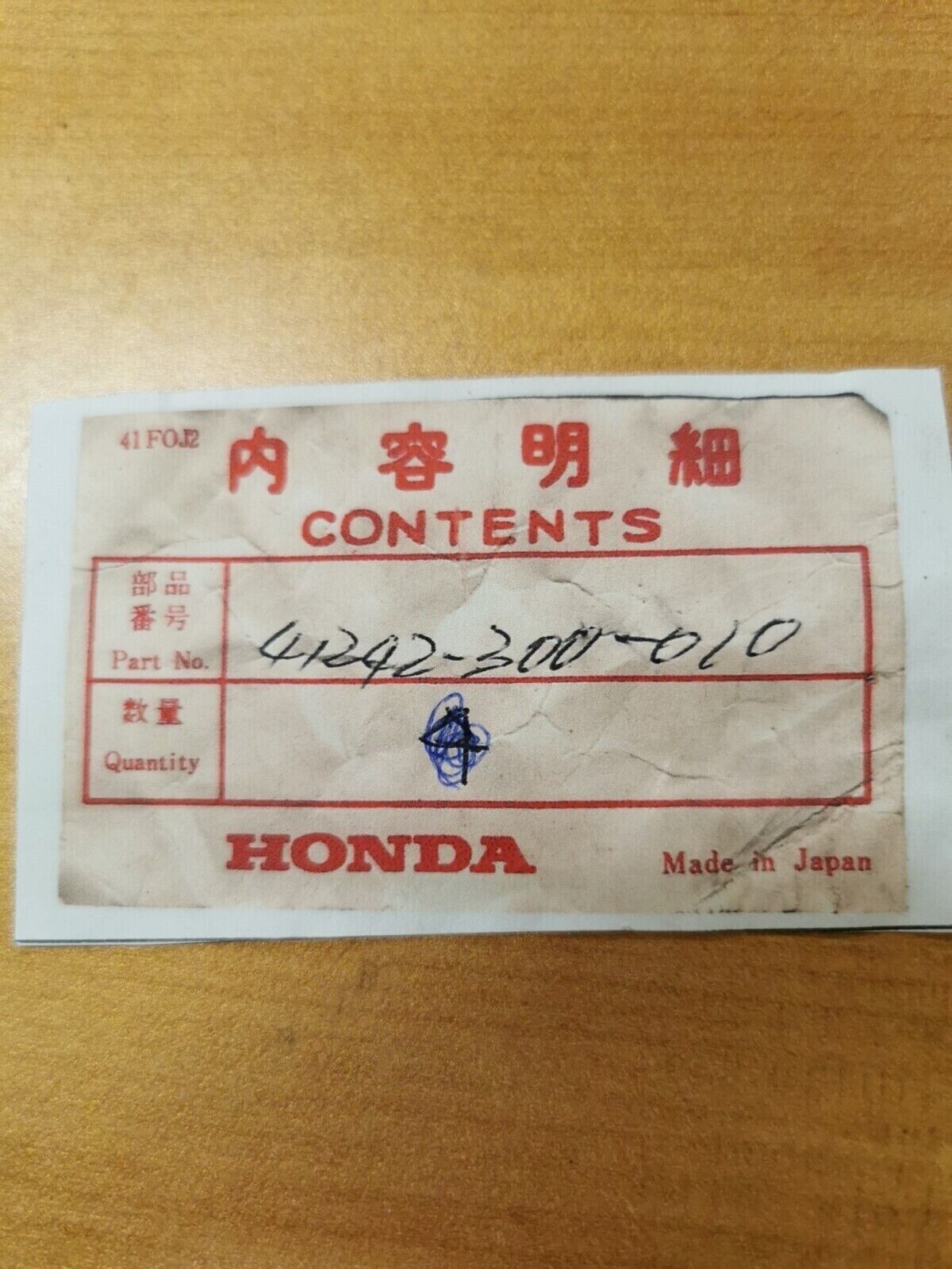 NOS HONDA CB750K0   LEFT  WHEEL DAMPER 41242-300-010 H19