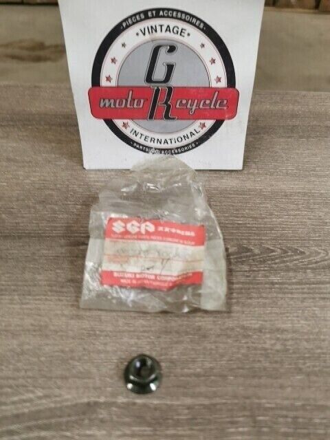 NOS SUZUKI AH100 AN250 AN400 DL1000 DRZ125 DRZ400 DR200SE NUT 08316-10083 S46