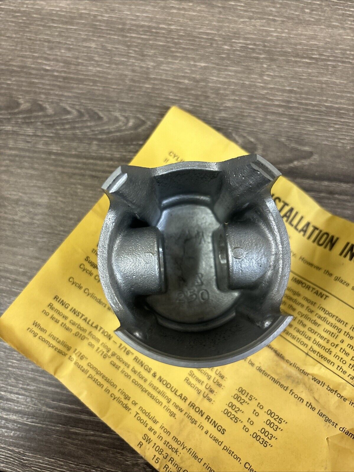NOS WISECO YAMAHA 1974 1975 YZ250 PISTON STD 224PS J62