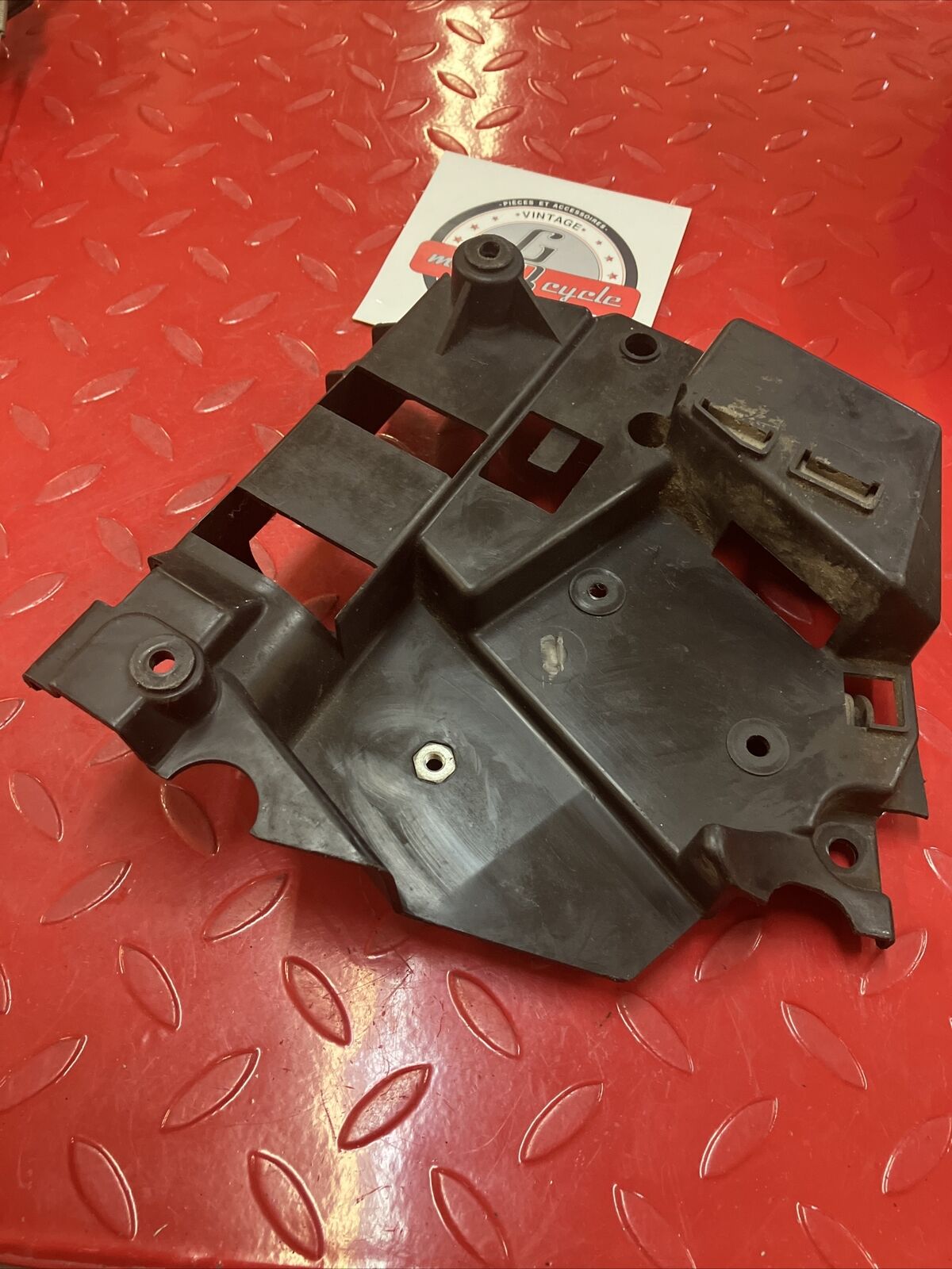 Yamaha XV500 1983 Virago 500 side cover electrical bridge holder plate mounting