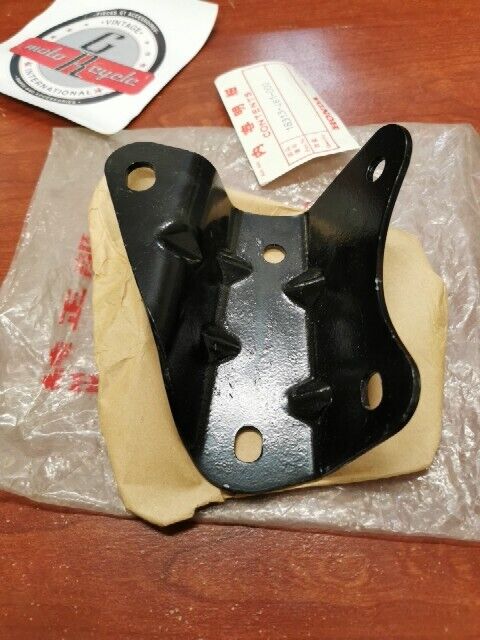NOS Honda 1980 - 1982 CB900C LEFT MUFFLER BRACKET 18313-461-000 H69