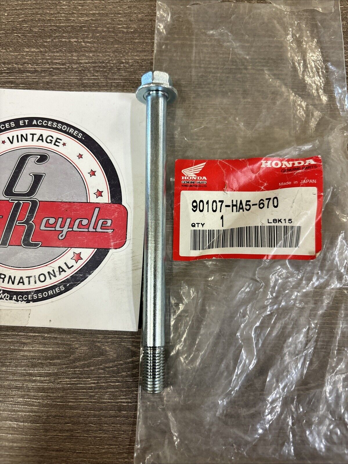 NOS Honda 1986 ATC350X FLANGE BOLT 10X135 90107-HA5-670 H135