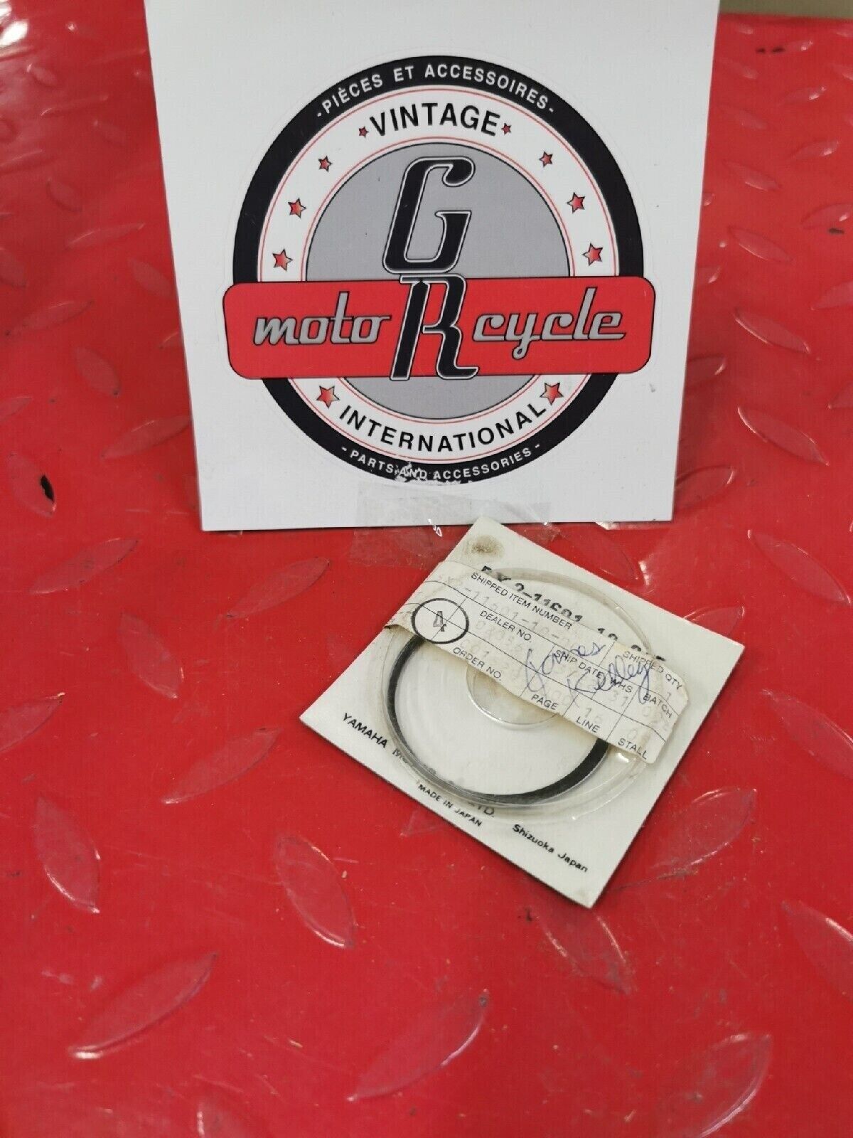 NOS YAMAHA YZ80 1981  PISTON RING  SET 1ST   5X2-11601-10-00  Y50