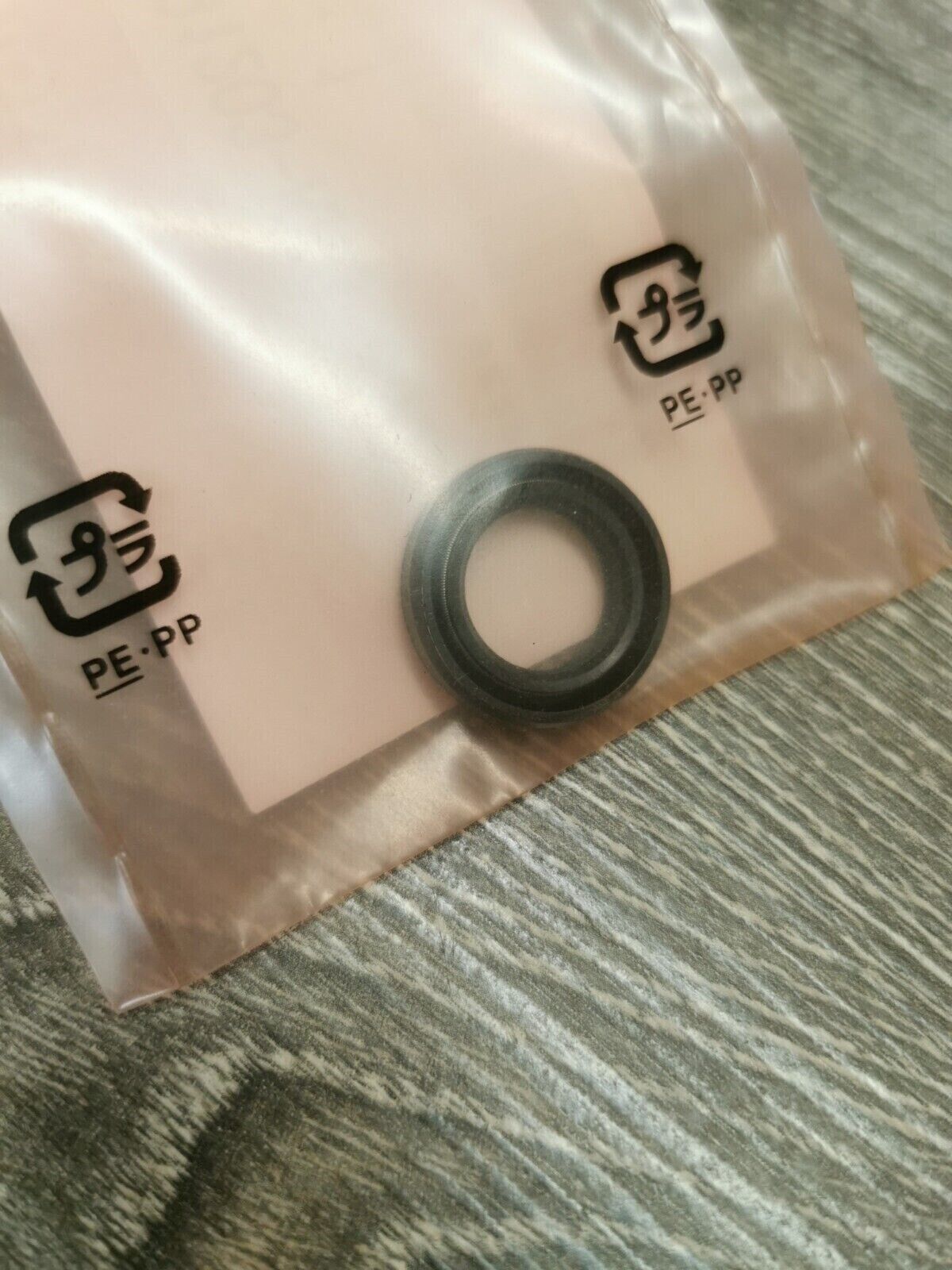 NOS HONDA CR250R  OIL SEAL 91203-KK3-830 H57