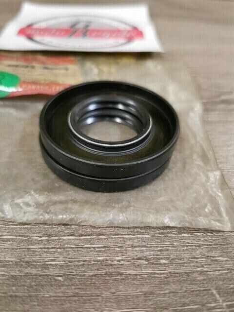 NOS SUZUKI DR370 DR400 DR400S GN400T GN400XT SEAL OIL 30X58X7 09283-30024 S53