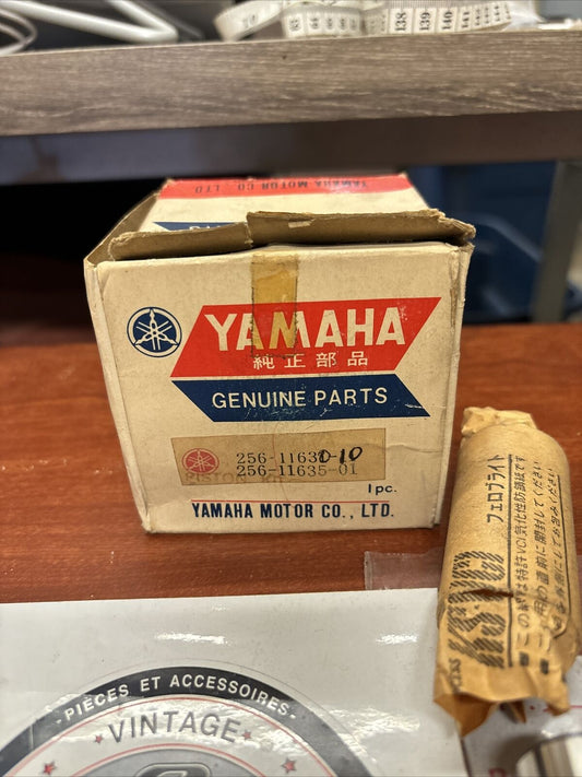NOS Yamaha XS1 XS2 PISTON KIT O/S 0.25 256-11631-11-00 256-11635-01-00 Y176