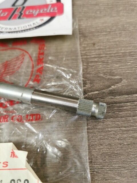 NOS HONDA C100 C102 C105 CA100 CA110 1962 1960 SPINDLE STARTER 28250-001-060 H81
