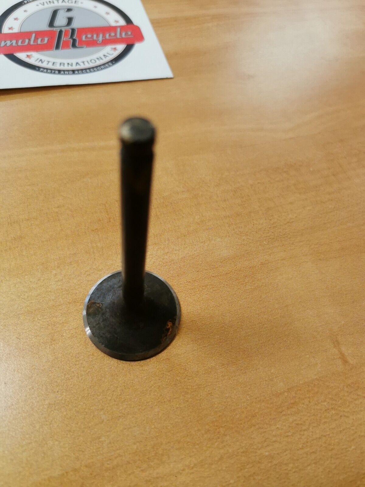 NOS YAMAHA VALVE INTAKE #4  256-12111-00 Superseded by 341-12111-04-00 Y38