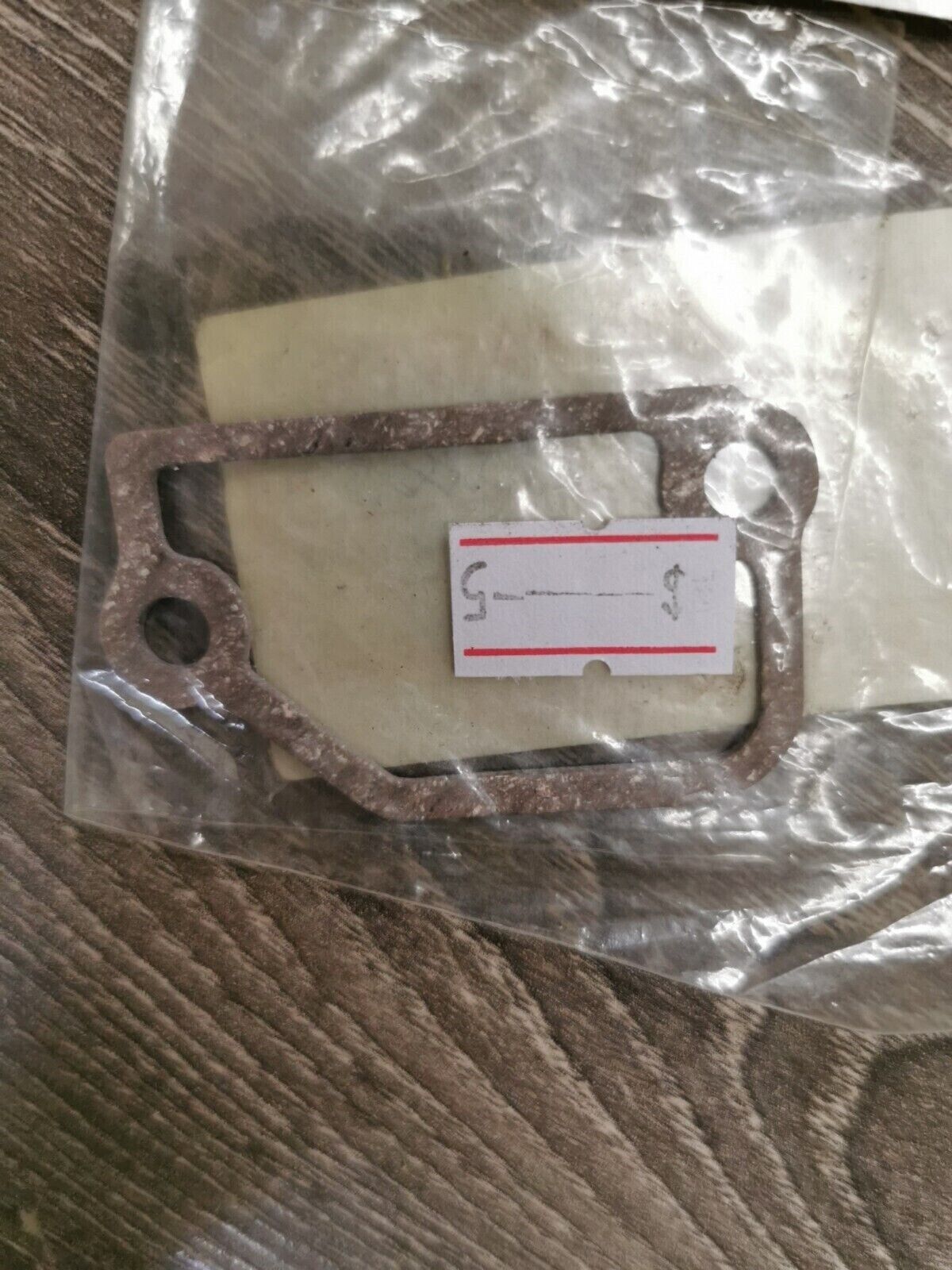 NOS KAWASAKI  KX250 KX500  1992 - 2004 GOVERNOR COVER GASKET  11009-1960 K31
