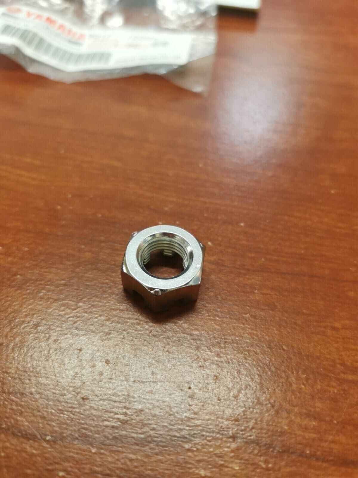 NOS Yamaha YFM45 YFM400 YFM70 YFM250 YFM40 YFM35 CASTLE NUT 90171-12001-00 Y81