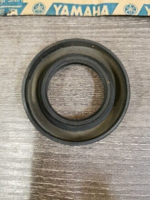 NOS YAMAHA XS1 XS650H XS650SE TX650 TX750 XS1B OIL SEAL 93102-35065-00 Y150