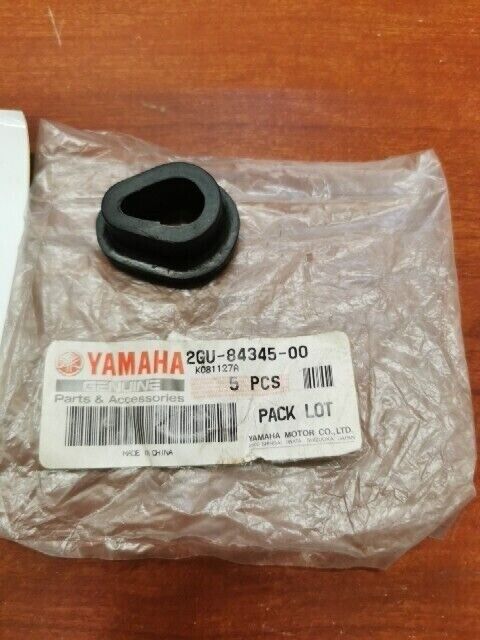 NOS Yamaha YFZ350 HEADLIGHT DAMPER 2GU-84345-00-00 Y105