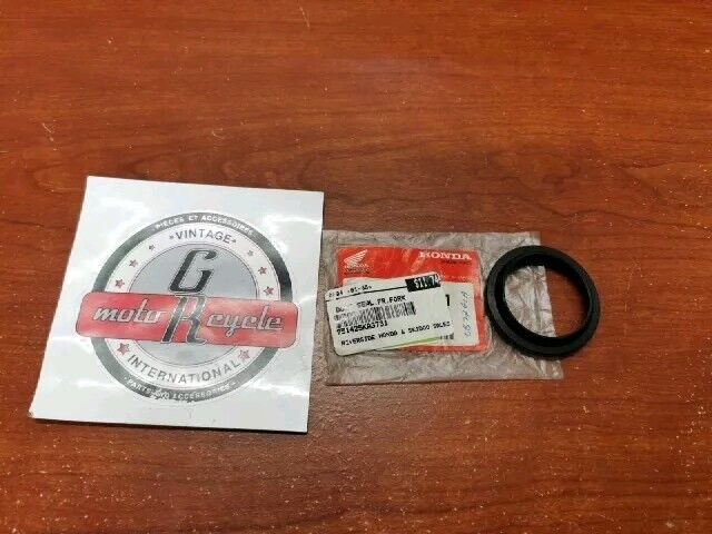 NOS Honda CR125R CR250R CR480R FRONT FORK DUST SEAL 51425-KA3-731 H152