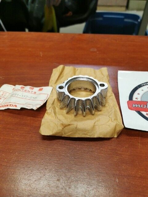 NOS Honda CB100K CB350F CB400F CB550F CL100 EXHAUST PIPE JOINT 18231-333-010 H90