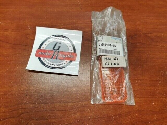 NOS Honda CIVIC PRELUDE GL1100 FRONT LIGHT LENS 33302-692-672 H106