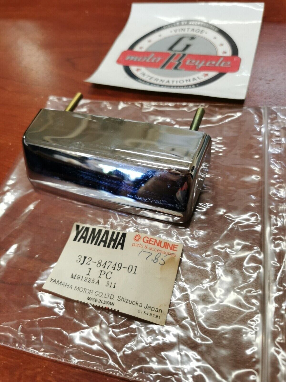 NOS Yamaha 1980 1981 XS850 XS1100 LICENCE LIGHT BODY 3J2-84749-01-00 Y86