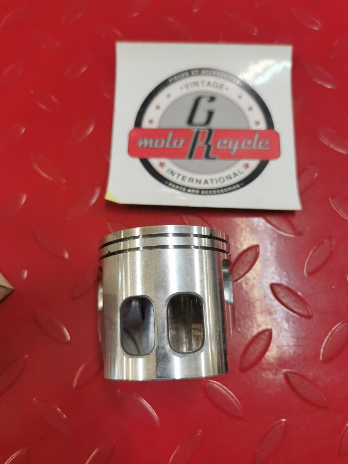 NOS YAMAHA PISTON 2 O/S 0.50 2W6-11636-00-00 SUPERCEDED BY 3R6-11636-00-00 Y27