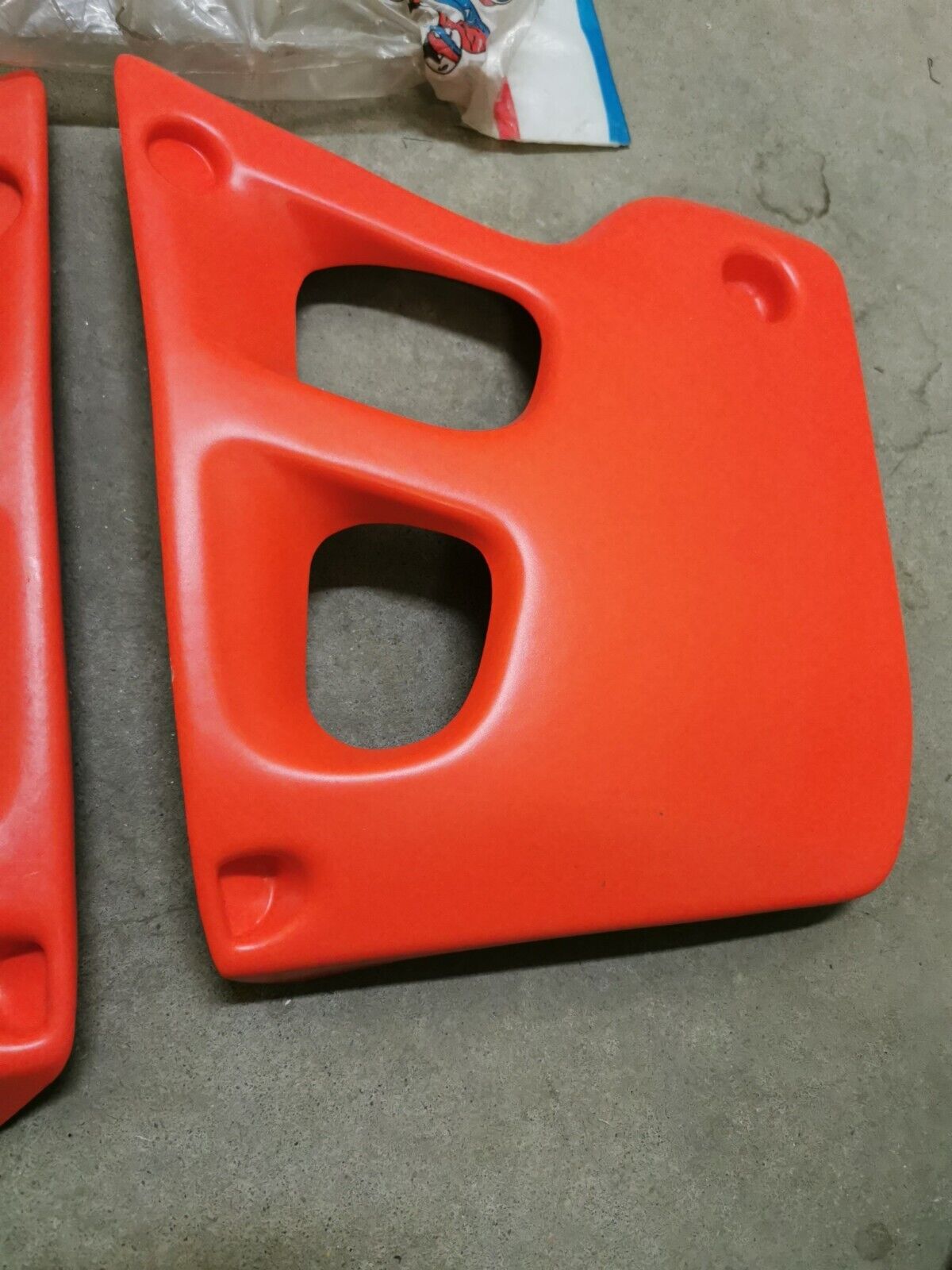 NOS MAIER HONDA CR250R 1990 FUEL TANK RADIATOR SCOOPS SHROUD RED Kit  60019 J42