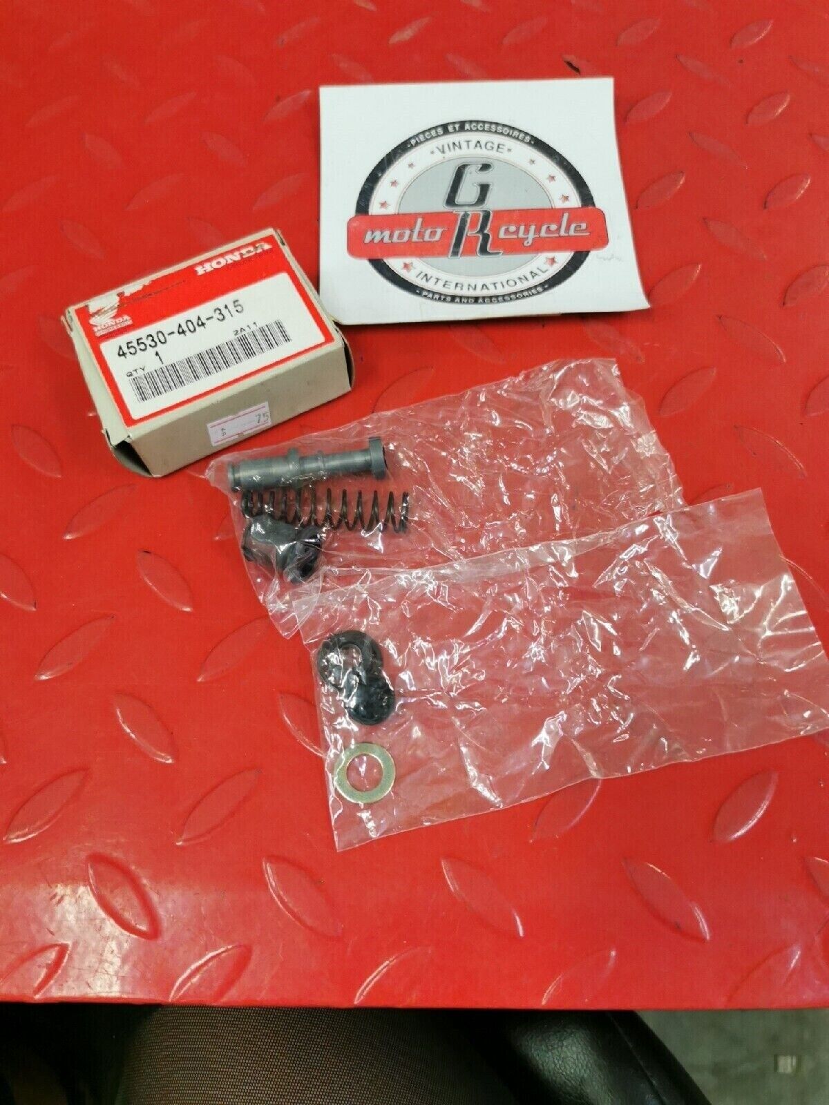 NOS HONDA CB750A CB400A CX500 1977 1978  MASTER CYLINDER 45530-404-315  H39