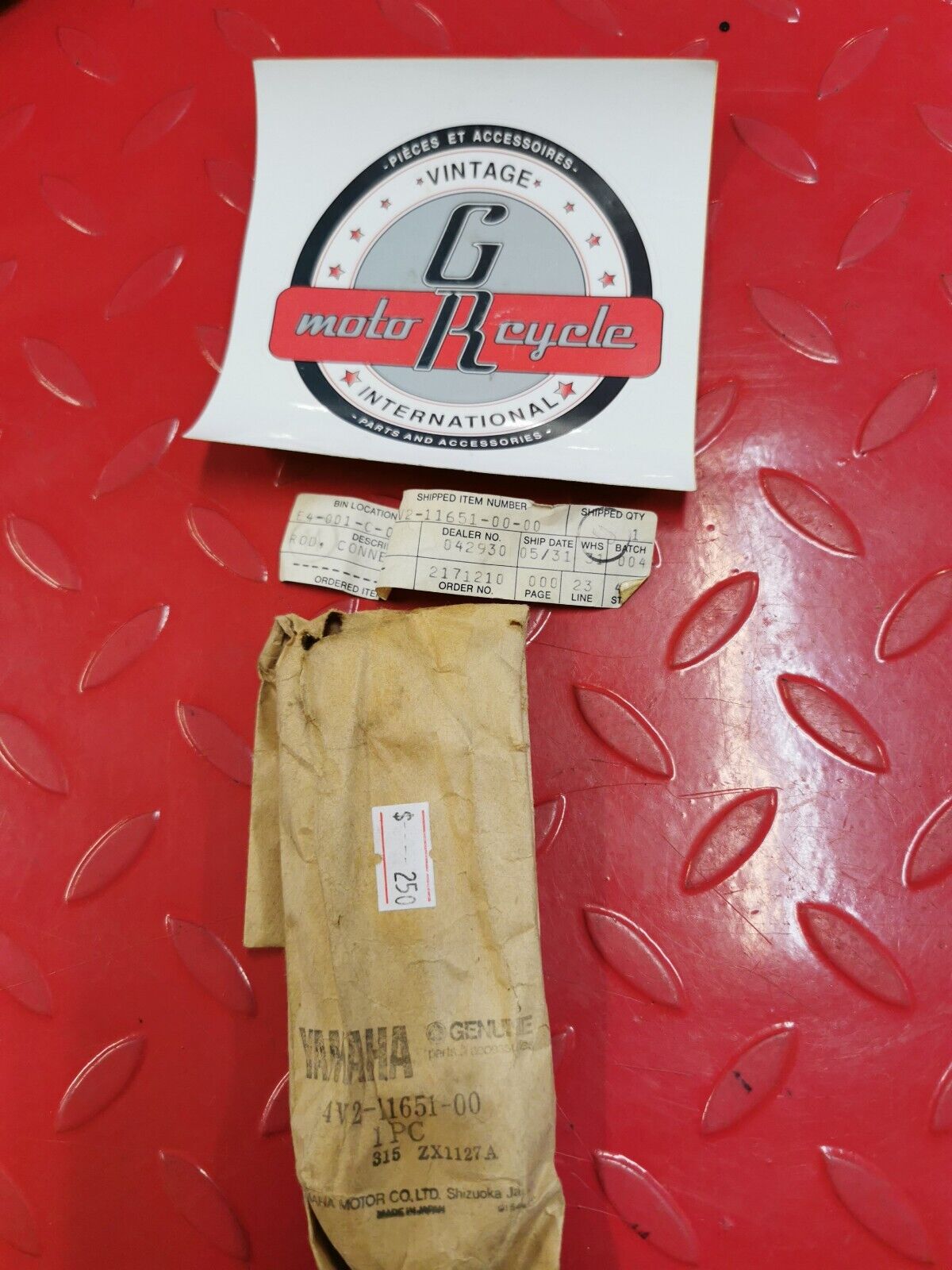 NOS Yamaha YZ100 YZ125 1981 - 1983 ROD CONNECTING 4V2-11651-00-00 Y19