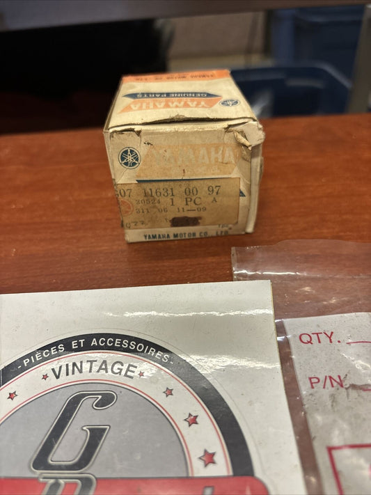 NOS Yamaha AS3 YAS3 TA125 PISTON STD 0.97 307-11631-00-97 SUB 307-11631-70- Y175